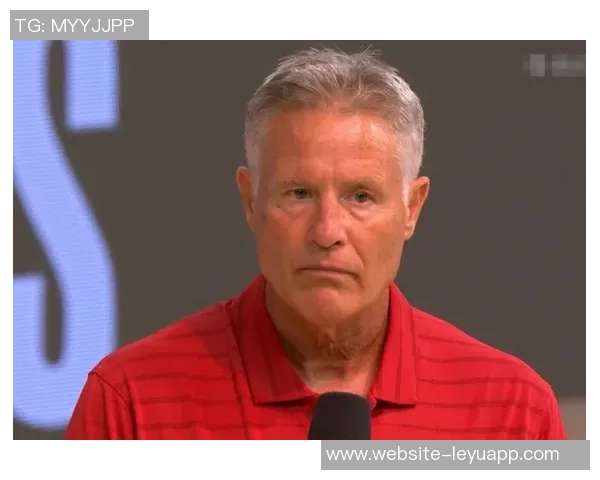 卢指导称赞布朗三分球表现称其为伟大球员应有的风范